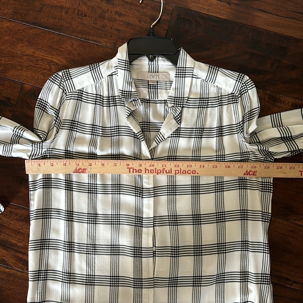 Loft | black and white plaid button down shirt - Picture 12 of 13